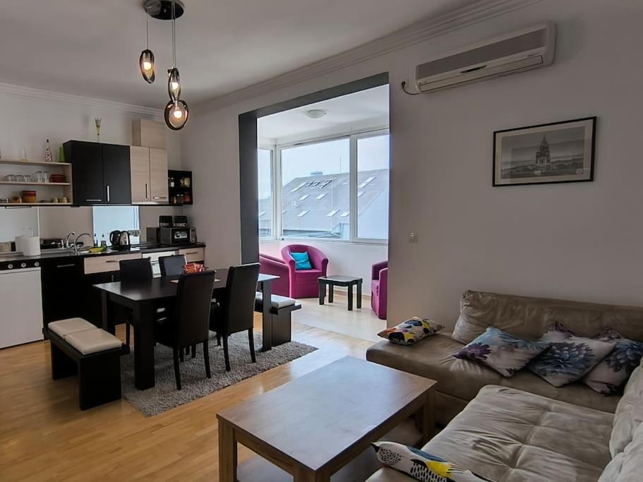 Spacious 3bdr Near Terazije & Bw Apartment *
