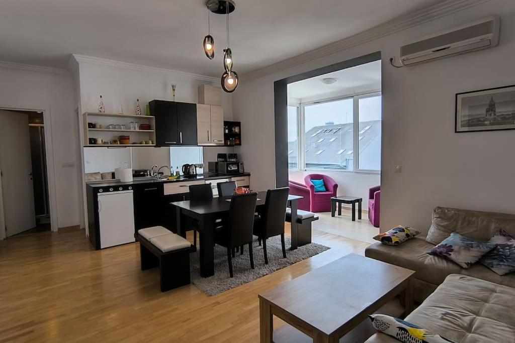 Apartment Spacious 3bdr Near Terazije & Bw Belgrade